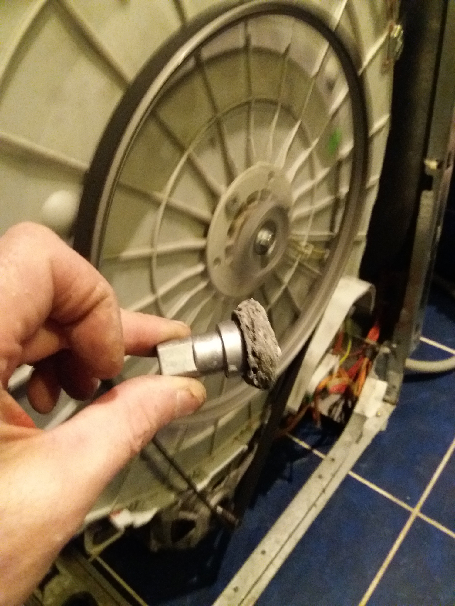 Whirlpool сгнила опора барабана